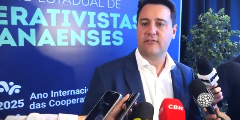 Ratinho Junior concedeu coletiva de imprensa durante evento em Carambeí