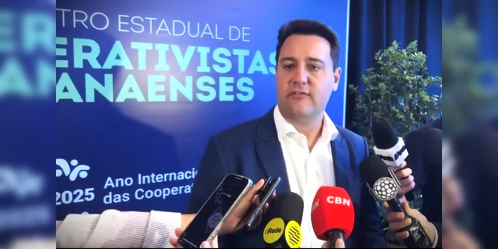 Ratinho Junior concedeu coletiva de imprensa durante evento em Carambeí