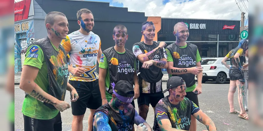 Mais de 50 alunos foram aprovados, nos mais diversos cursos da Universidade