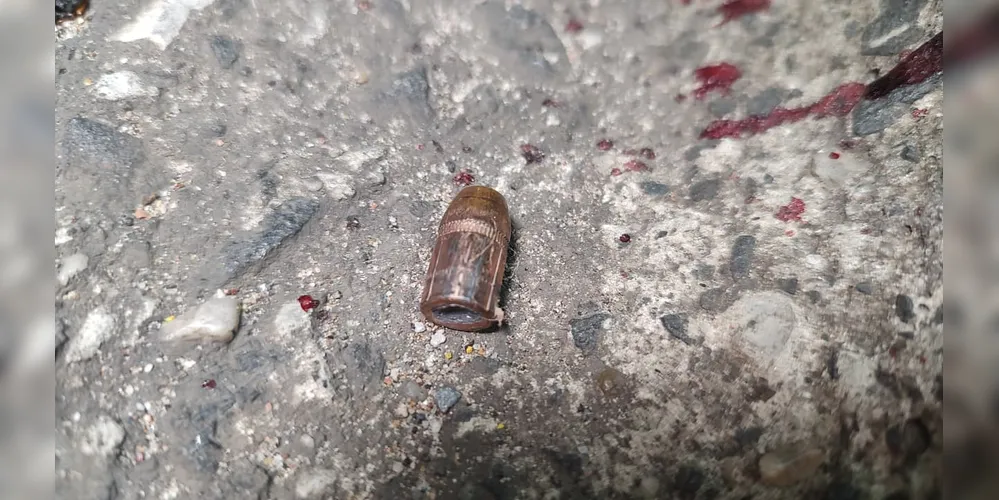 Projétil de arma de fogo encontrado após disparo
