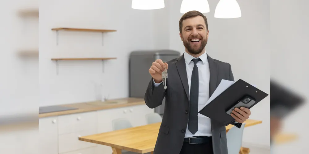 Entre as oportunidades de emprego, está a de corretor de imóveis