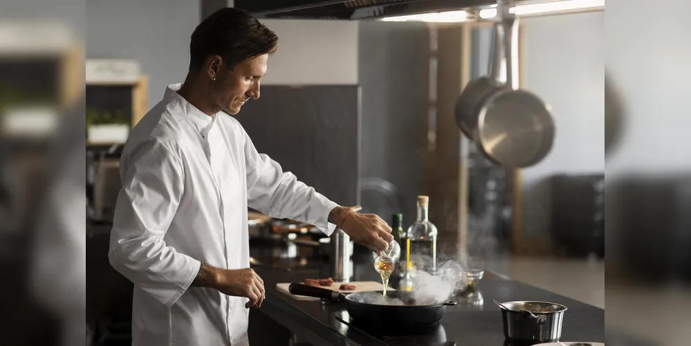 Entre as oportunidades está a de cozinheiro