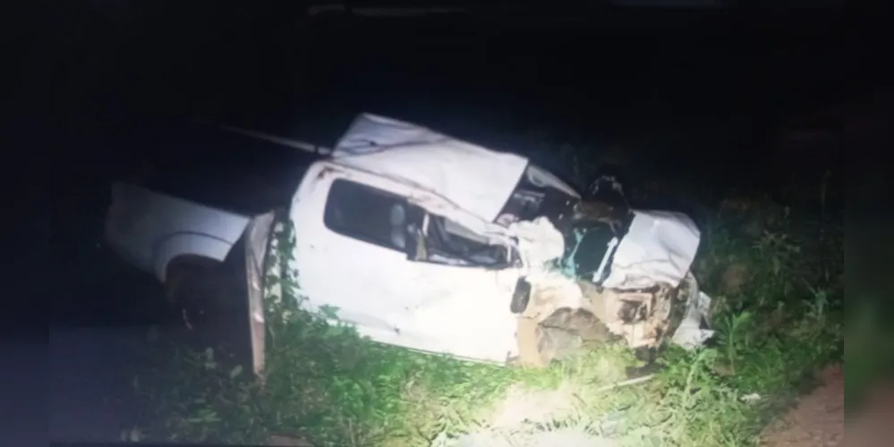 Veículos envolvidos na colisão ficaram danificados