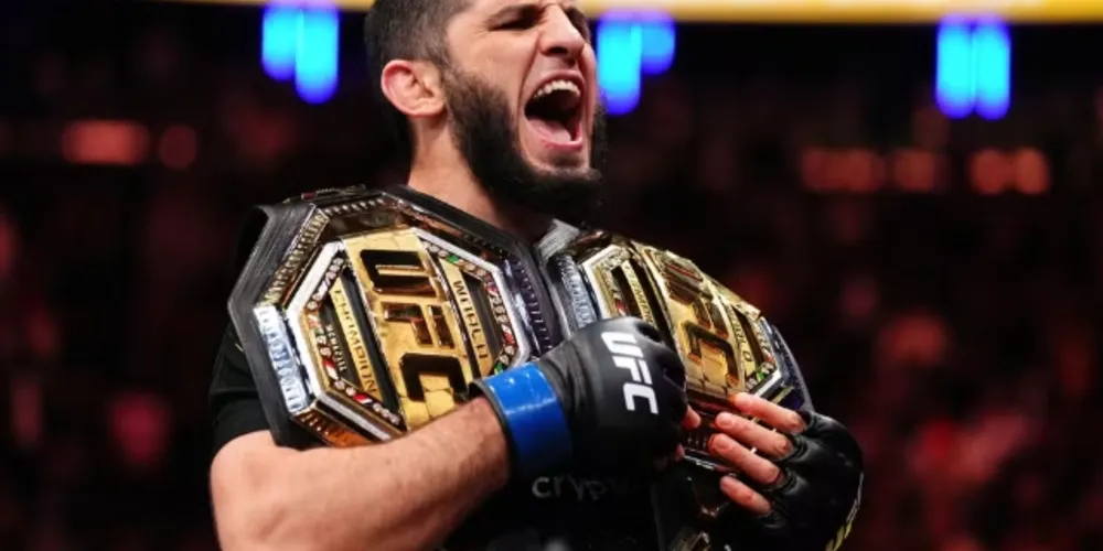 Islam Makhachev conquistou seu segundo cinturão no UFC