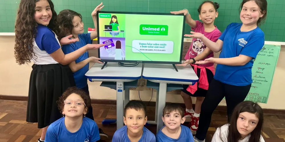 Os conteúdos da parceria engajaram milhares de alunos em 18 municípios paranaenses