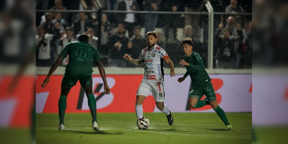 Boschilia é o artilheiro do Fantasma na Série B com nove gols