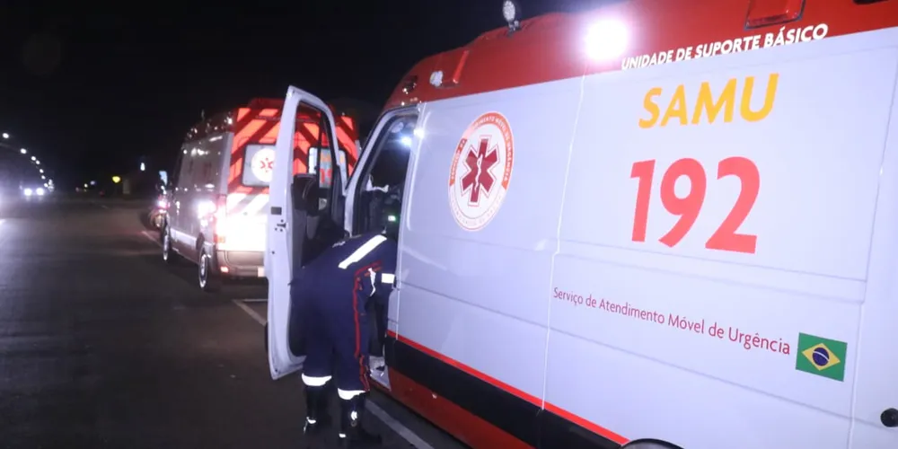 O acidente ocorreu durante a noite deste sábado (01)