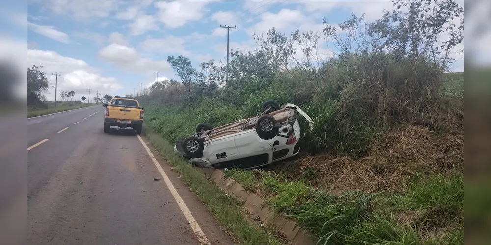 O veículo teve alguns danos, mas foi entregue ao condutor após o atendimento hospitalar