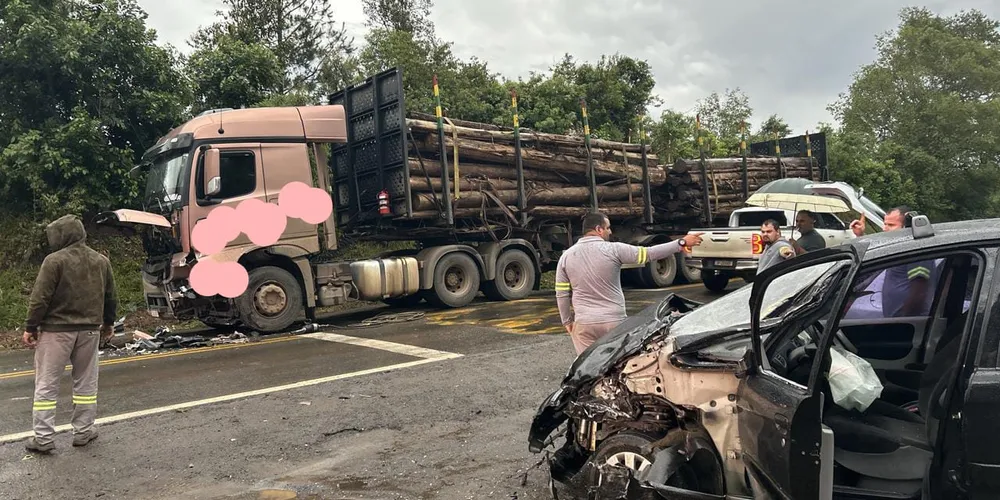 Condutor do carro foi socorrido