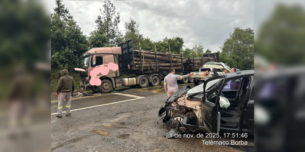 Condutor do carro foi socorrido