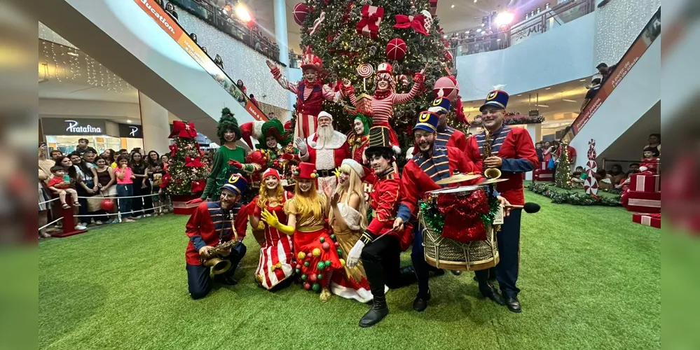 Um grande público esteve no shopping para acompanhar a tão esperado chegada do Noel.