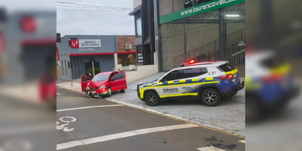 O veículo foi encaminhado ao Pátio do Detran e o motorista a 4° Central Regional de Flagrantes