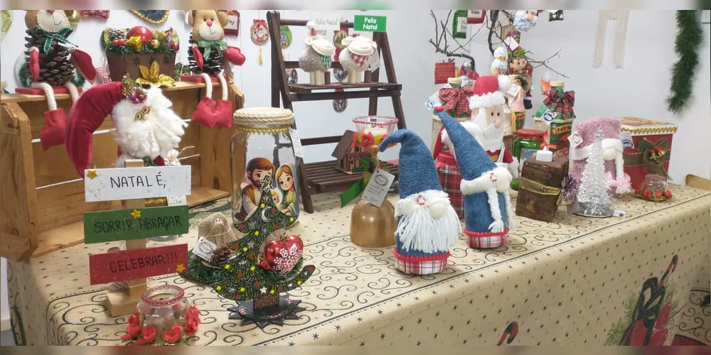 A Casa do Artesão está situada na Concha Acústica