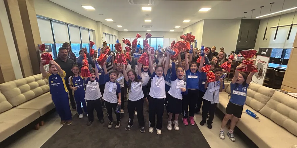 Ao todo, mais de 70 convidados estiveram presentes no evento, entre alunos, professores, autoridades e parceiros