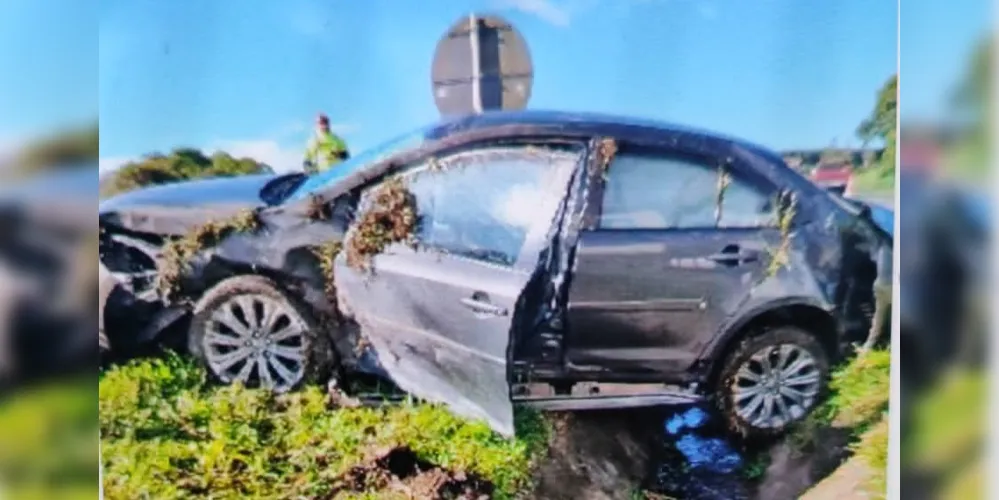 Um Toyota Corolla esteve envolvido no acidente