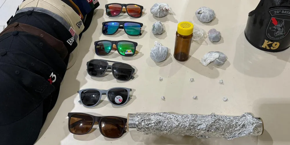 Foram localizadas porções de crack, maconha já fracionada, além de materiais comumente utilizados no preparo de entorpecentes