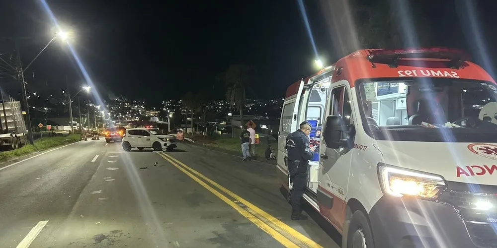 O acidente aconteceu na noite desta terça-feira (25)