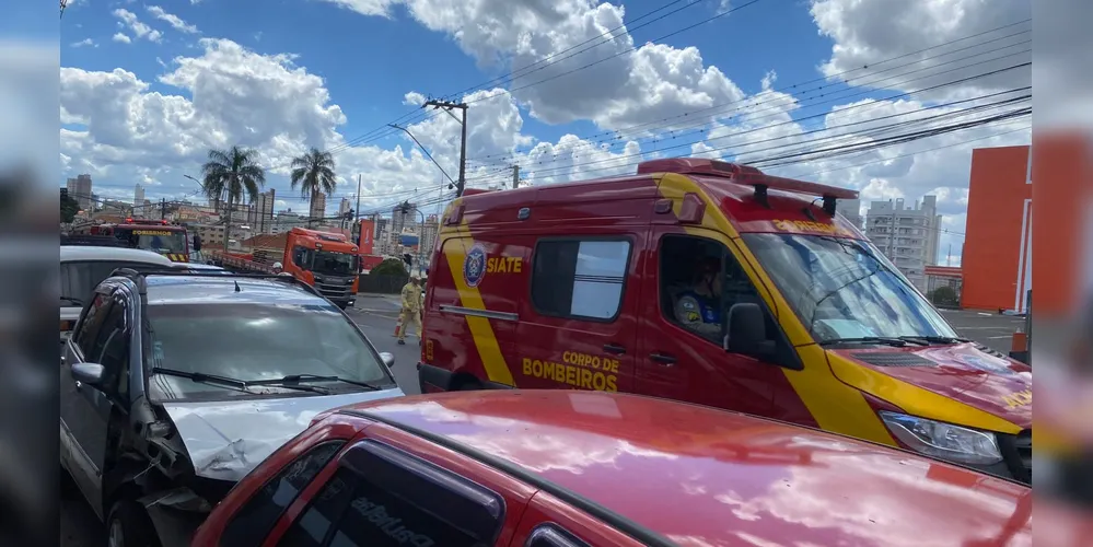 Equipes da PM, do Samu, do Corpo de Bombeiros e do Patrulhamento de Trânsito Viário estiveram no local.