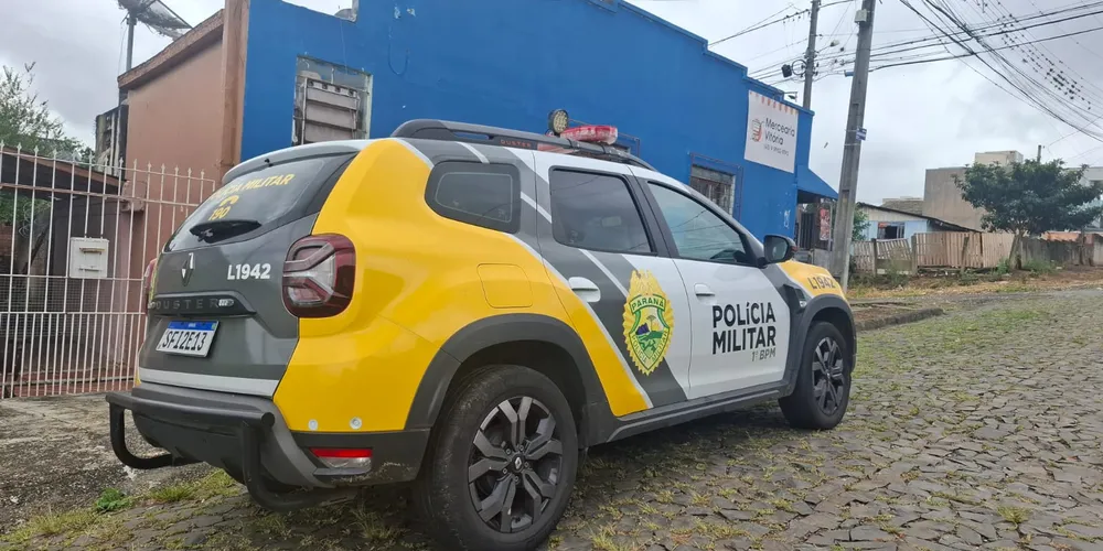 A vítima, que seria o alvo dos disparos, foi levada para a 13ª Subdivisão Policial para os devidos esclarecimentos