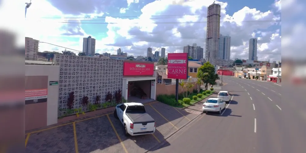 Novo estacionamento está sendo construído ao lado do açougue, localizado na avenida Visconde de Mauá, no bairro de Oficinas