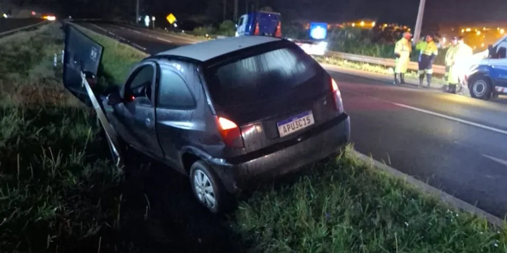 A colisão causou apenas danos materiais ao veículo