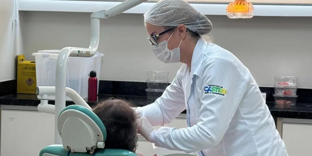 Foram cinco consultas, aos sábados, até a entrega da prótese