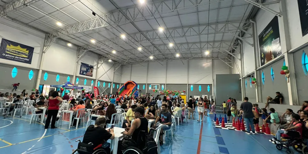 Festa alegrou várias crianças, jovens e adultos no Ginásio Jamal