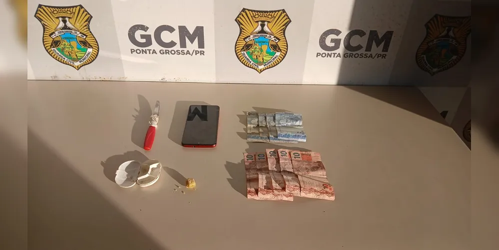 O abordado optou por permanecer em silêncio.