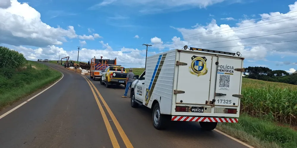 A equipe policial permaneceu no local até a limpeza da pista