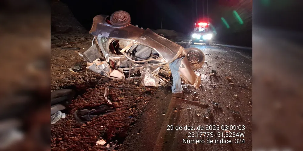 Motorista do carro foi socorrido e encaminhado para uma casa hospitalar