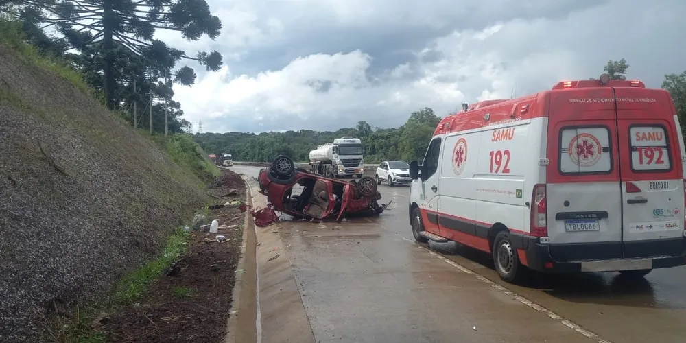 Ele foi atendido no local e encaminhado pelo Serviço de Atendimento Móvel de Urgência (Samu) para unidade hospitalar