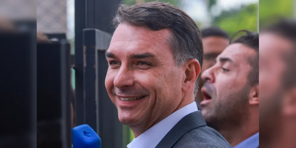 Senador Flávio Bolsonaro (PL-RJ)

O Senador Flávio Bolsonaro visita o pai, Jair Bolsonaro, na Polícia Federal. Bolsonaro cumpre pena por tentativa de golpe de estado.

Foto: Luis Nova/Especial Metrópoles @LuisGustavoNova