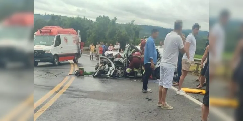 Um ônibus e três carros se envolveram na batida