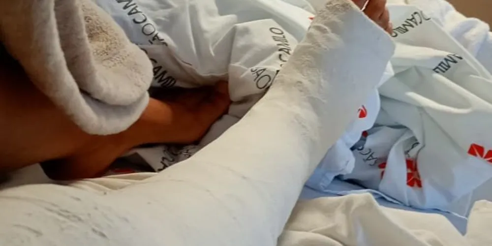 Vítima de acidente em piscina de parque aquático em Ponta Grossa é uma criança de 11 anos