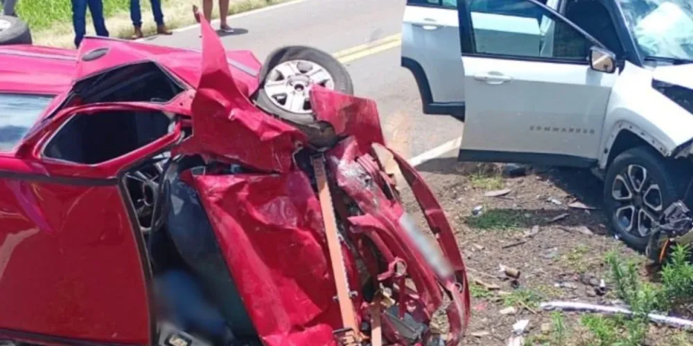 O acidente envolveu um Chevrolet Celta e um Jeep Commander