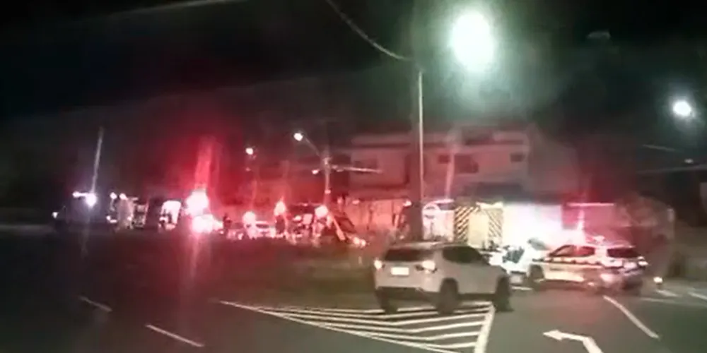 Acidente aconteceu na esquina das ruas Helládio Vidal Correia e Doralício Correia