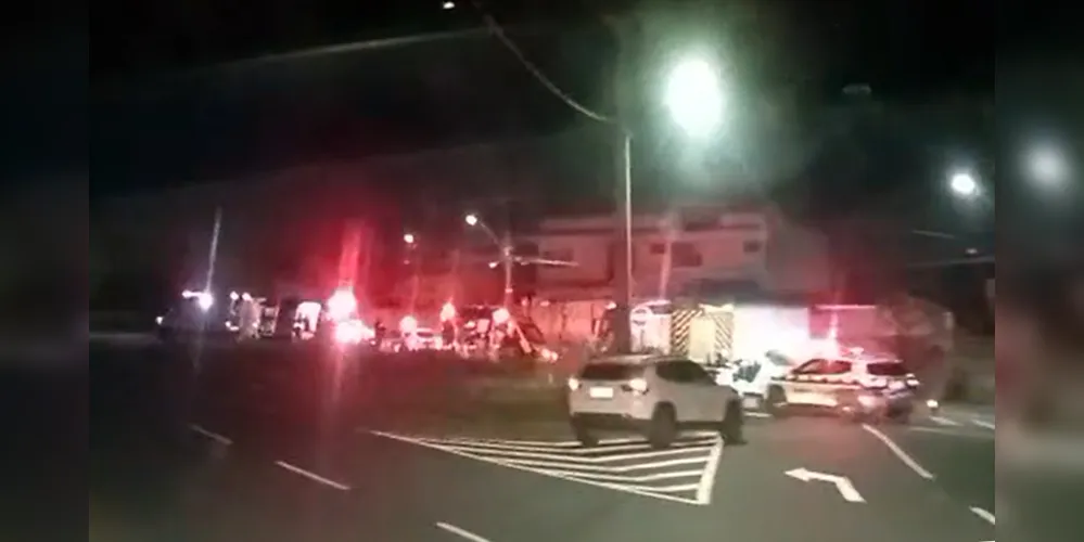 Acidente aconteceu na esquina das ruas Helládio Vidal Correia e Doralício Correia