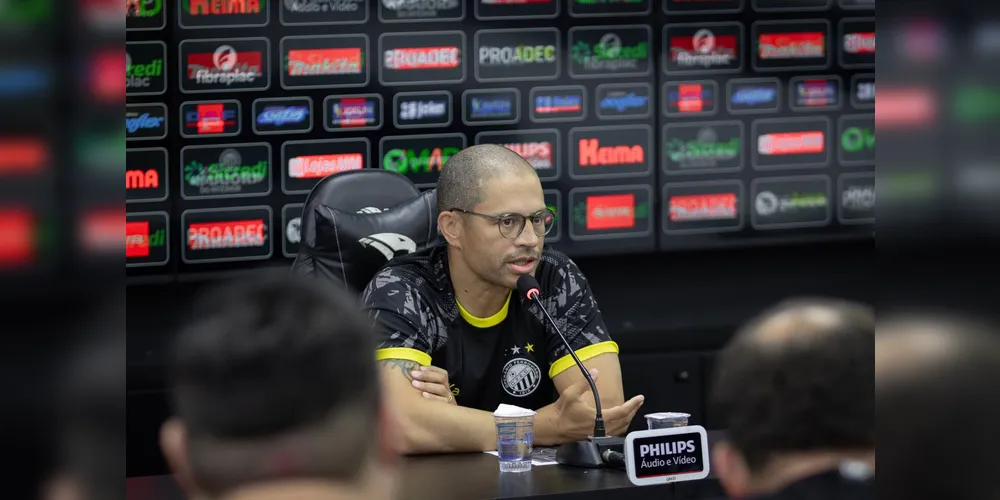 Alex prestou esclarecimentos sobre planejamento de 2026 em uma coletiva de imprensa nesta sexta-feira (21)