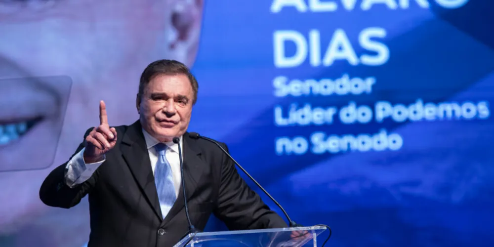 O retorno de Alvaro Dias ao MDB traz novas perspectivas para as eleições de 2026