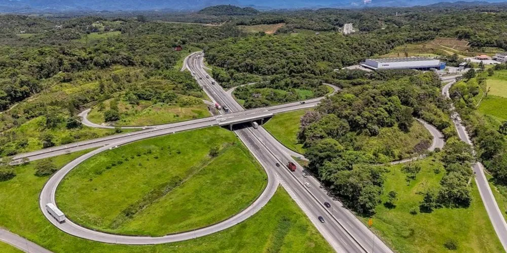 Com o aumento do fluxo, a concessionária reforça a importância da prudência no trânsito