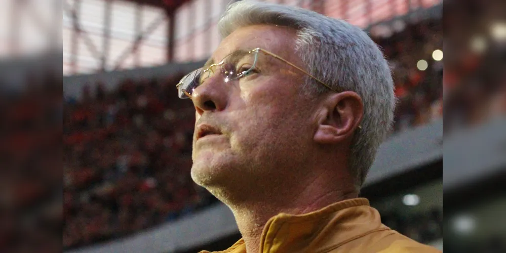 Odair Hellmann chegou ao Athletico Paranaense em maio de 2025