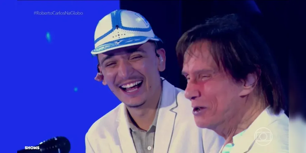 João Gomes e Roberto Carlos em especial de Natal