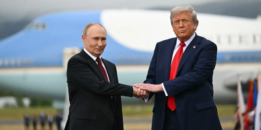 O presidente russo, Vladimir Putin, e ‍o presidente dos Estados Unidos, Donald Trump