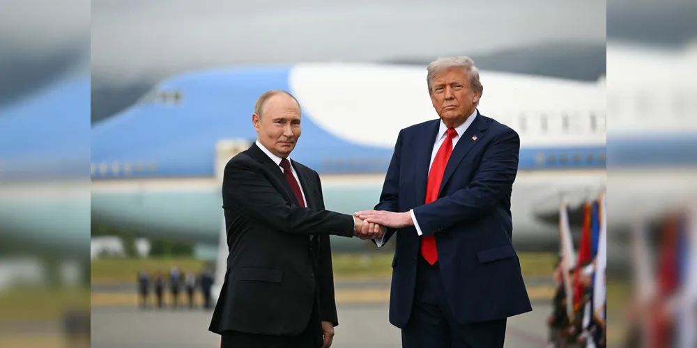 O presidente russo, Vladimir Putin, e ‍o presidente dos Estados Unidos, Donald Trump
