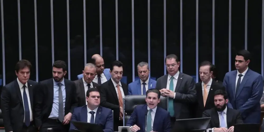 Câmara aprovou PL da dosimetria que reduz penas de Bolsonaro e de condenados do 8/1