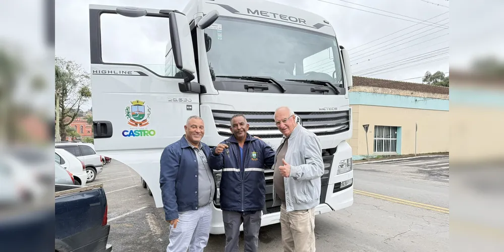 Dois caminhões foram adquiridos