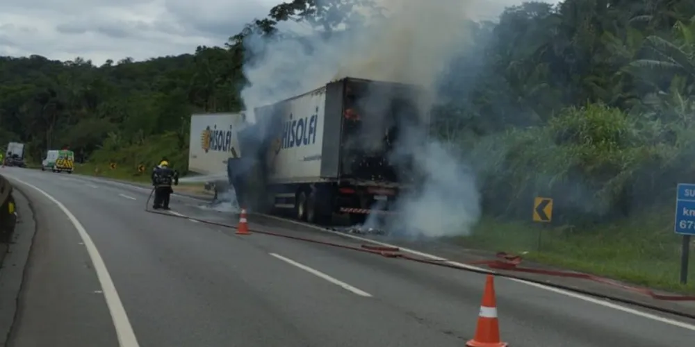 O trecho foi liberado às 11h30