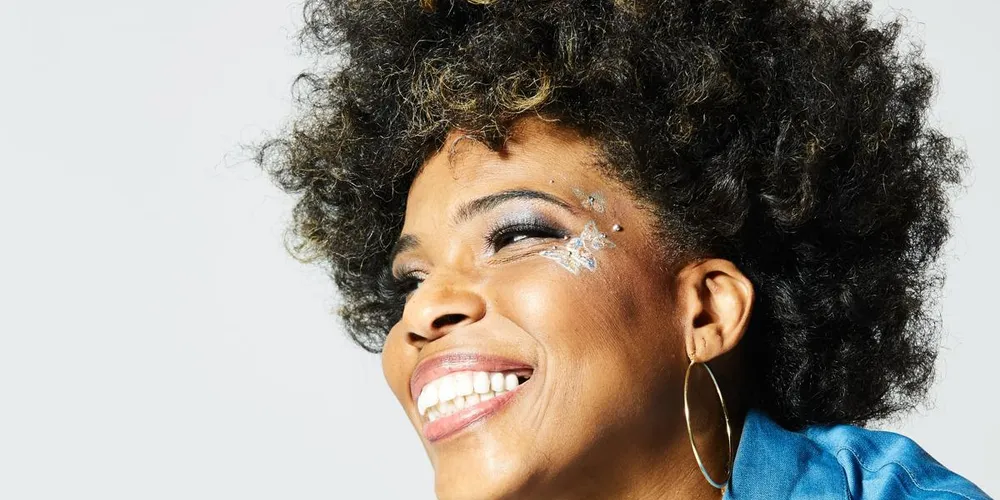 Com sua voz vivaz, a inabalável influência soul e seu espírito funky, Macy Gray sabe ativar seu poder musical