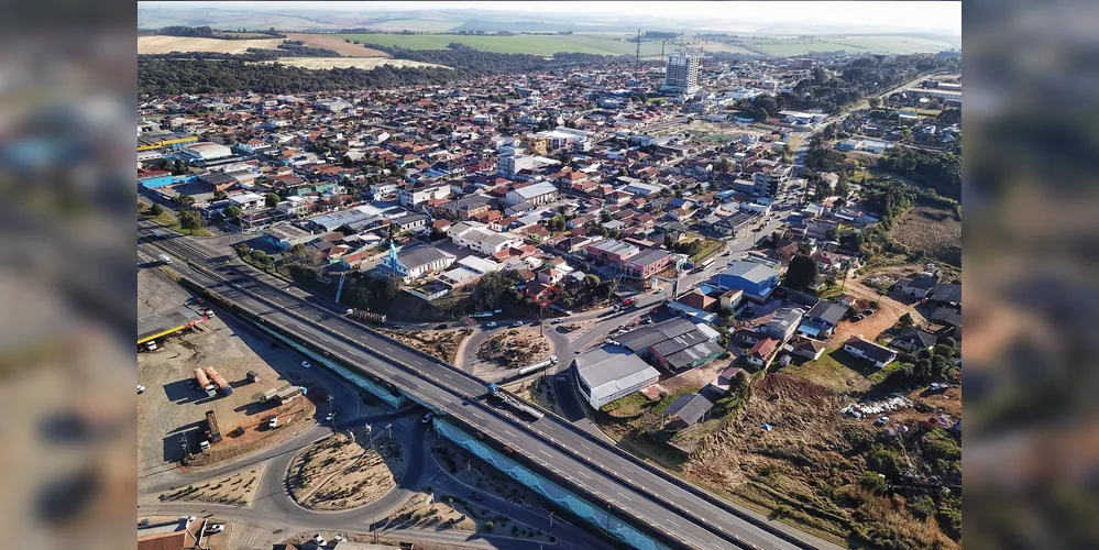 Vista aérea da cidade de Carambeí, nos Campos Gerais