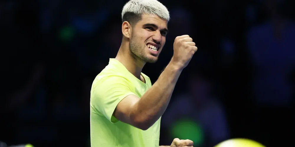 Alcaraz celebra vitória sobre Fritz